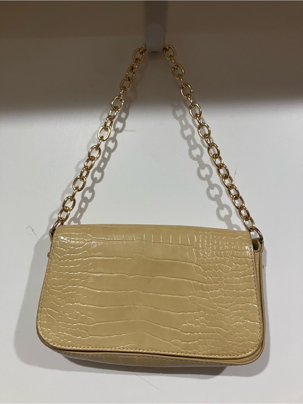 Light Mustard Yellow Croc Embossed Shoulder Bag Gold Chain NWOT Baguette Purse - Picture 2 of 6